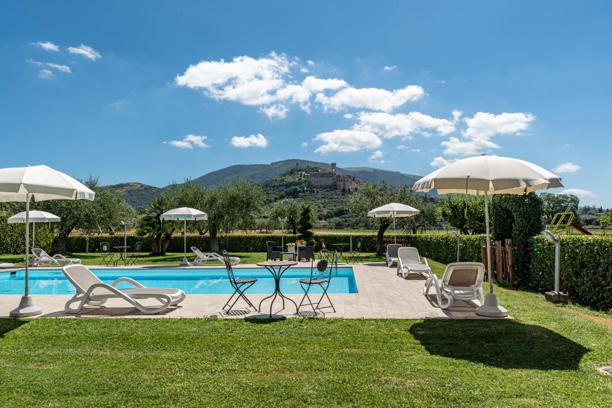 Agriturismo Il Girasole Assisi Villa Esterno foto