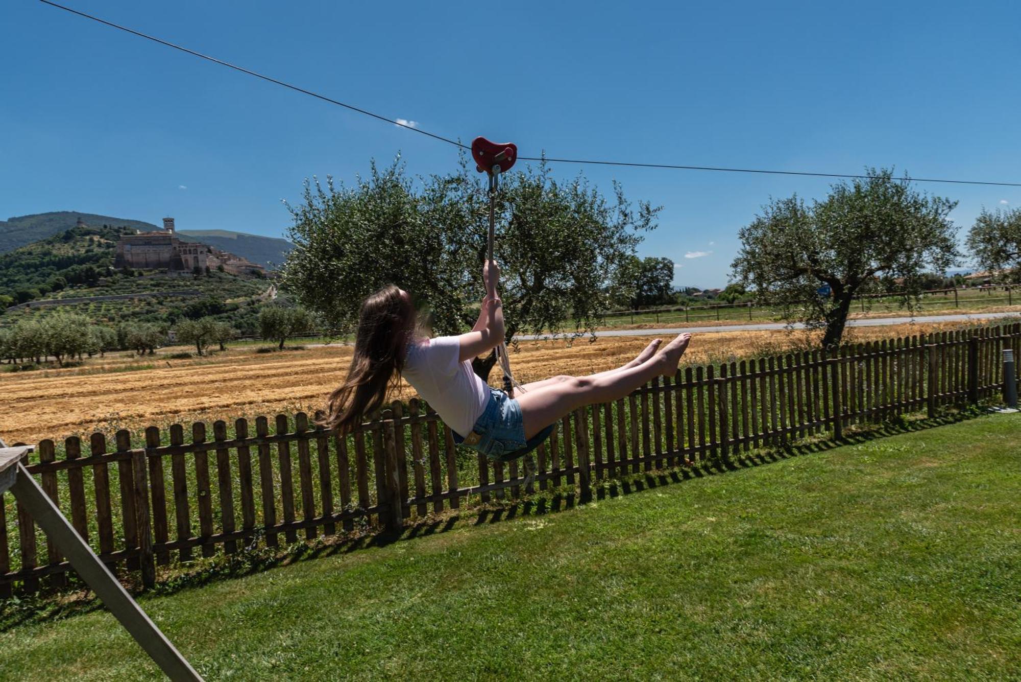 Agriturismo Il Girasole Assisi Villa Esterno foto