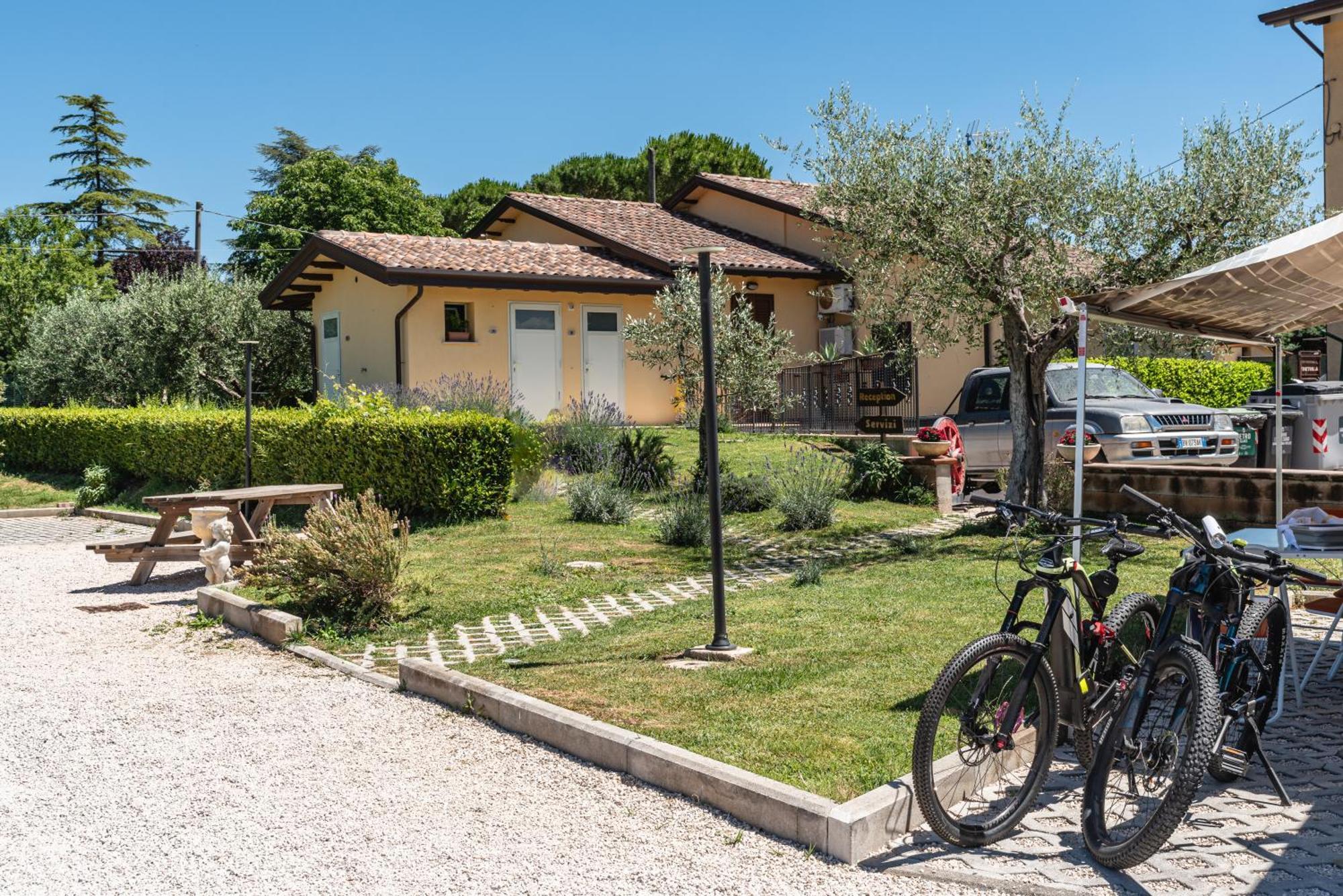 Agriturismo Il Girasole Assisi Villa Esterno foto