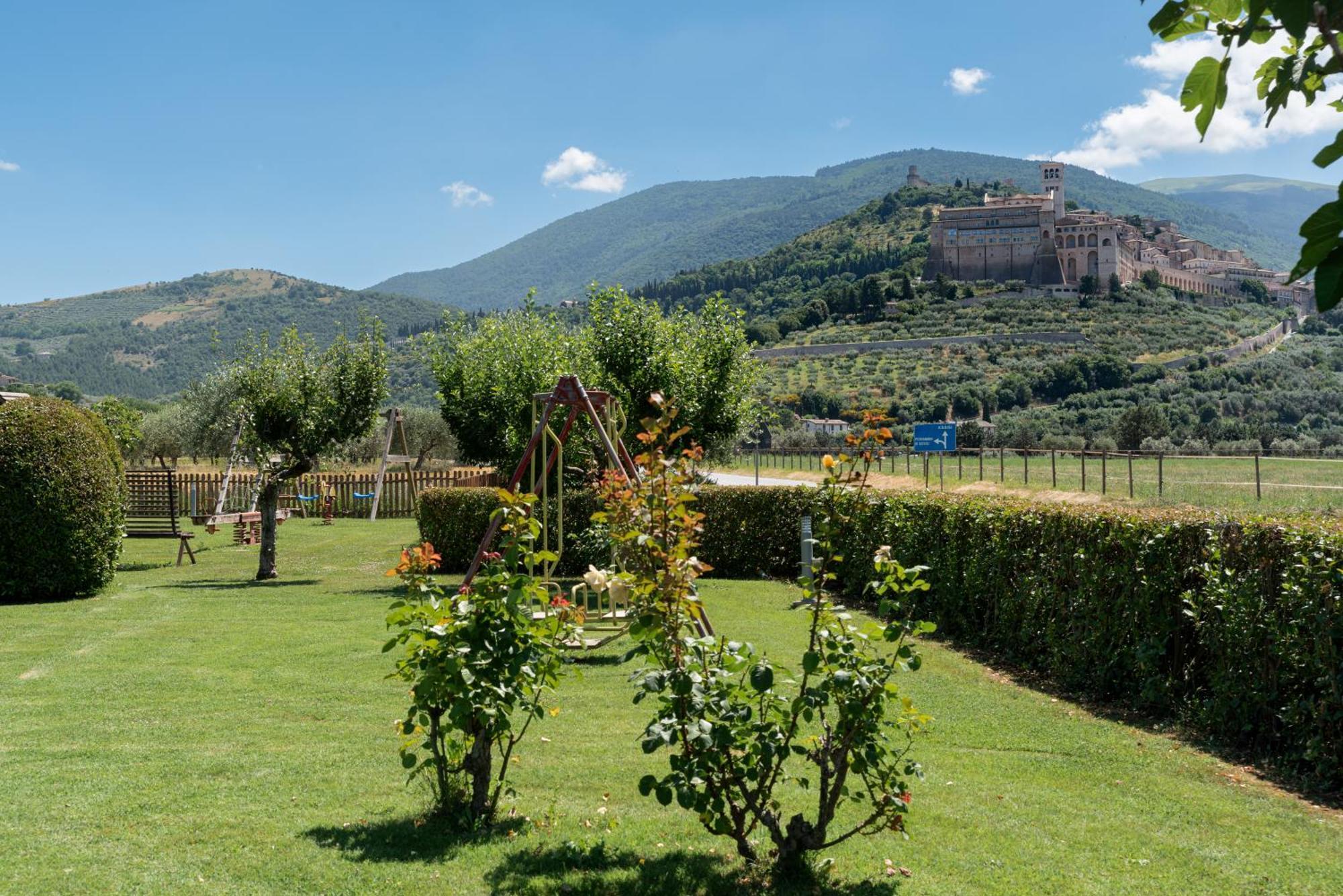 Agriturismo Il Girasole Assisi Villa Esterno foto