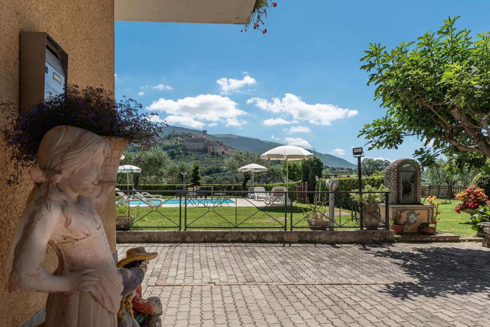 Agriturismo Il Girasole Assisi Villa Esterno foto