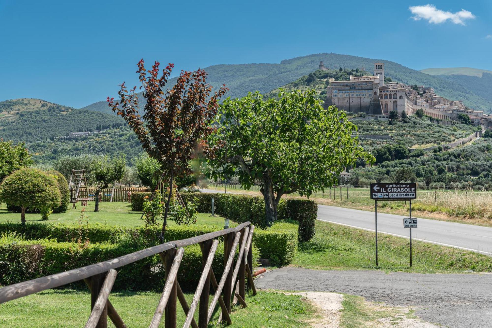 Agriturismo Il Girasole Assisi Villa Esterno foto