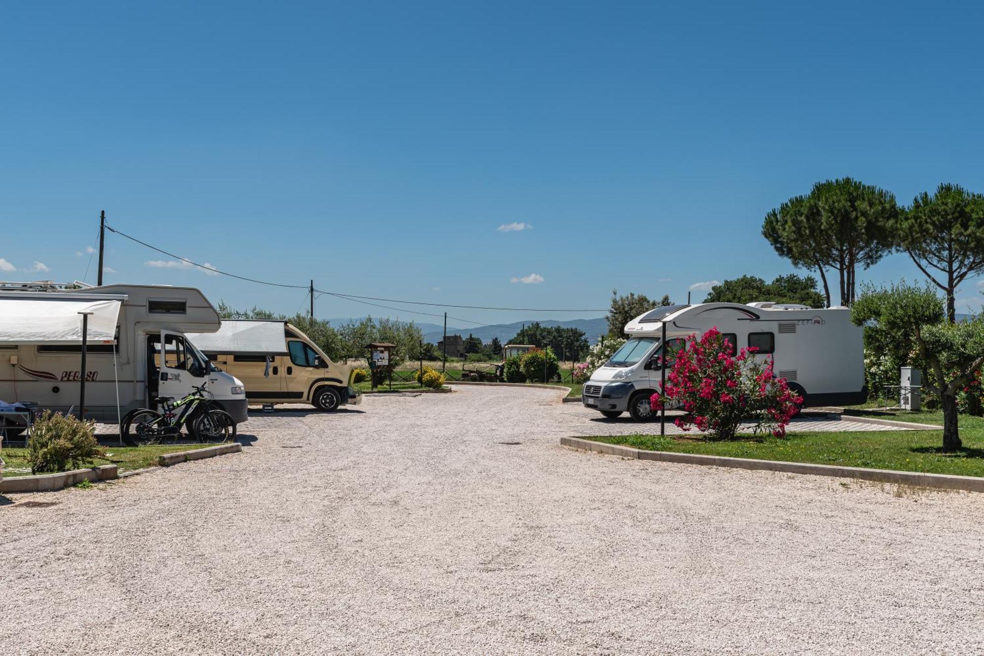 Agriturismo Il Girasole Assisi Villa Esterno foto