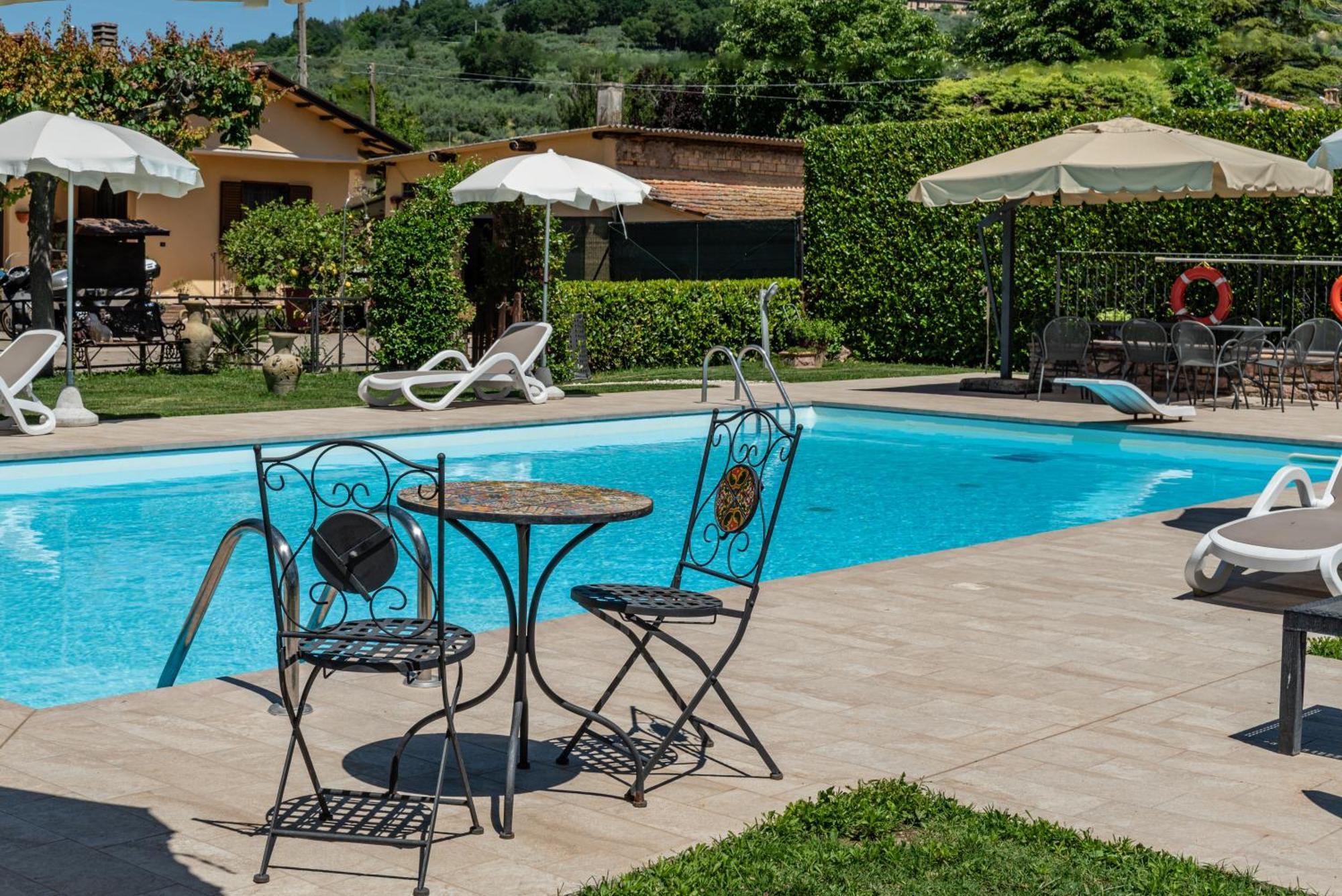 Agriturismo Il Girasole Assisi Villa Esterno foto